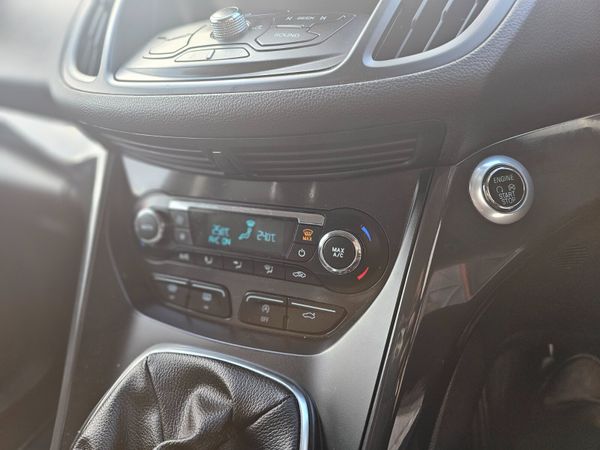 FORD KUGA 4 SEAT TITANIUM // 03/26 DOE // NO VAT 370334895