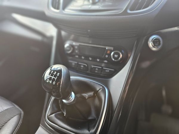 FORD KUGA 4 SEAT TITANIUM // 03/26 DOE // NO VAT 370334892