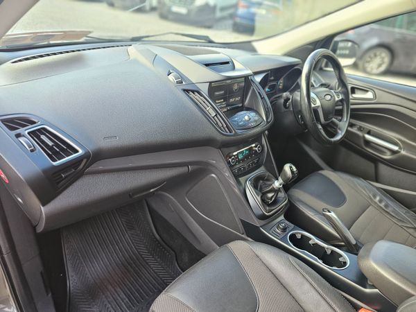 FORD KUGA 4 SEAT TITANIUM // 03/26 DOE // NO VAT 370334901