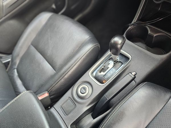 MITSUBISHI OUTLANDER // 4WD AUTOMATIC 7 SEATS 370336615