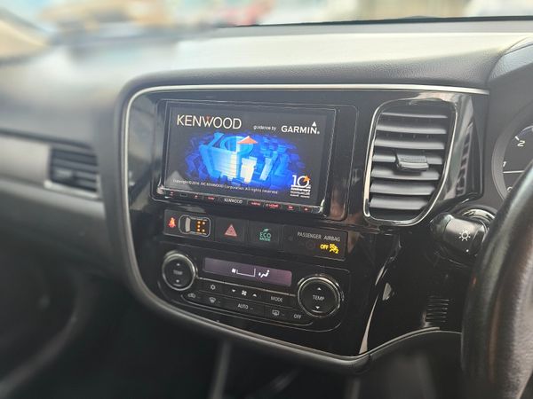 MITSUBISHI OUTLANDER // 4WD AUTOMATIC 7 SEATS 370336620