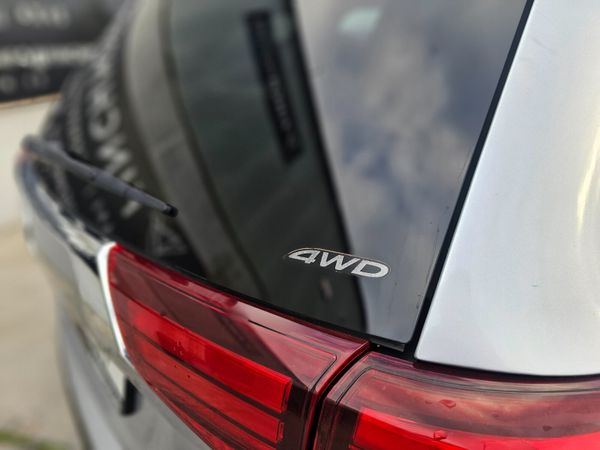 MITSUBISHI OUTLANDER // 4WD AUTOMATIC 7 SEATS 370336622