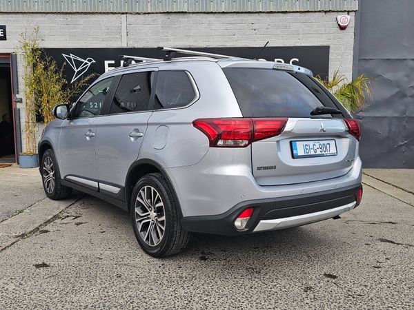 MITSUBISHI OUTLANDER // 4WD AUTOMATIC 7 SEATS 370336636