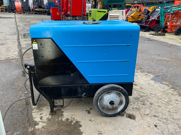 2019 PRAMAC p6000 110v / 240v GENERATOR.....174w. 370330735