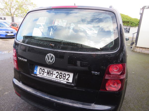 Volkswagen Touran 2009 7 SEATER DIESEL MPV 370351554