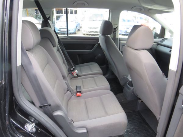 Volkswagen Touran 2009 7 SEATER DIESEL MPV 370351551