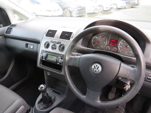 Volkswagen Touran 2009 7 SEATER DIESEL MPV 370351560