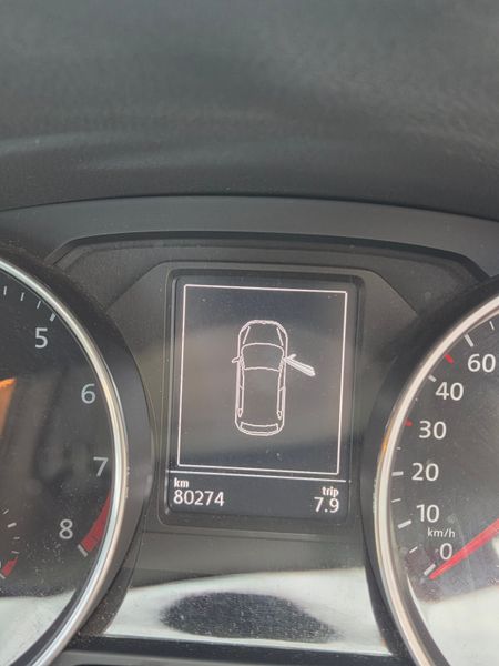 VW Polo 1.2 Tsi Highline, low kms/ top specificati 370352923