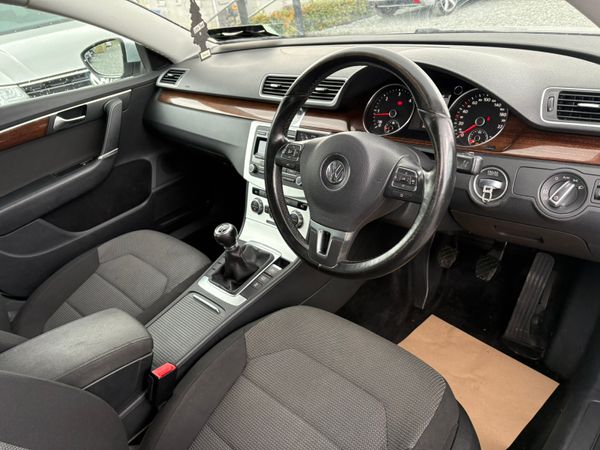 12 Volkswagen Passat Comfortline 1.6 TDi 370396105