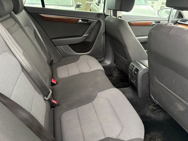 12 Volkswagen Passat Comfortline 1.6 TDi 370396103