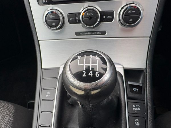 12 Volkswagen Passat Comfortline 1.6 TDi 370396111