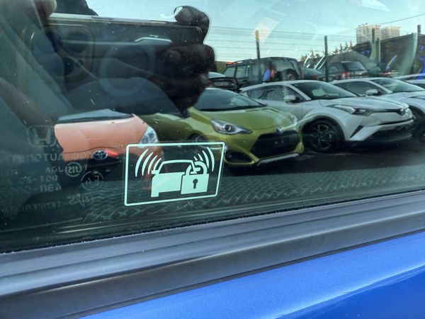 2012 Honda Fit Hybrid Automatic 370390559