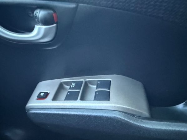 2012 Honda Fit Hybrid Automatic 370390565