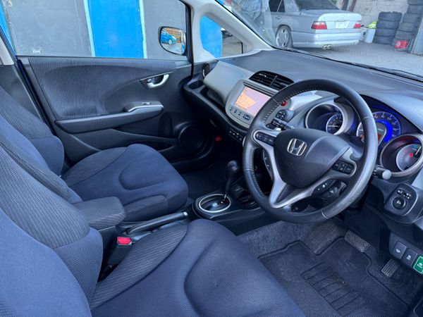 2012 Honda Fit Hybrid Automatic 370390563