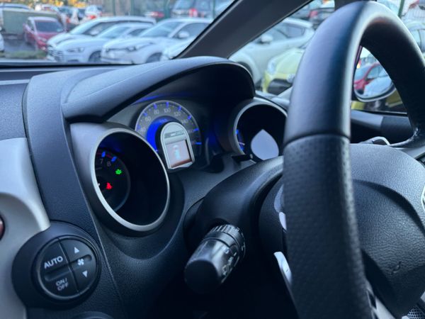 2012 Honda Fit Hybrid Automatic 370390572