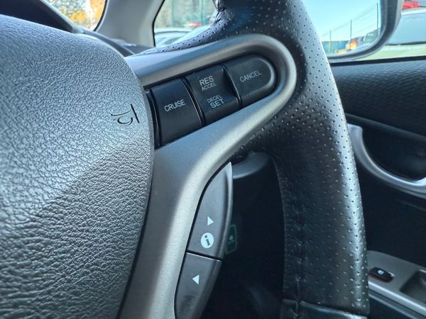 2012 Honda Fit Hybrid Automatic 370390573