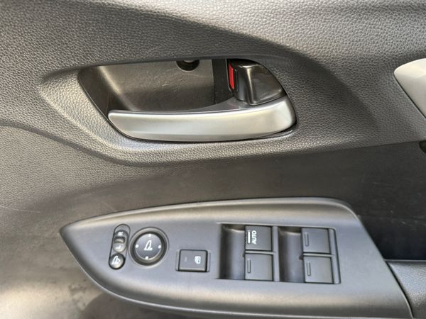 2018 Honda Fit 1.5 Petrol Hybrid ,Automatic 370393748