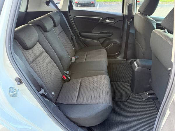 2018 Honda Fit 1.5 Petrol Hybrid ,Automatic 370393752