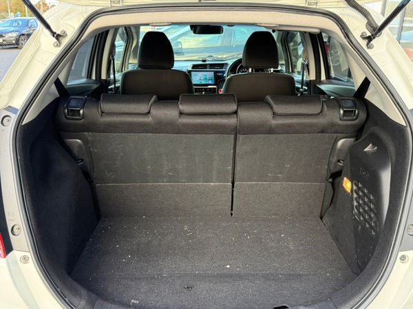 2018 Honda Fit 1.5 Petrol Hybrid ,Automatic 370393753