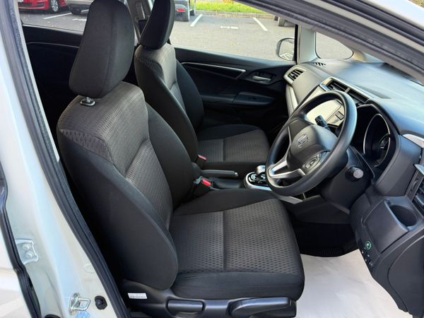 2018 Honda JAZZ/Fit 1.5 Petrol Hybrid ,Automatic 370393932