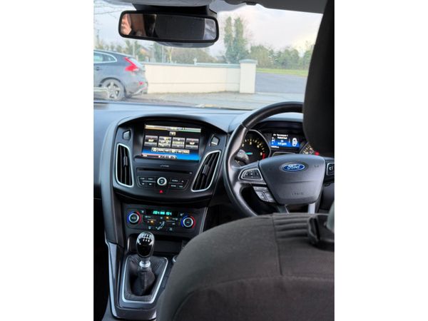 Ford Focus 1.5 TDCI TITANIUM 120PS 6SPEED 5DR 370402864