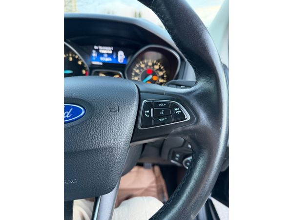 Ford Focus 1.5 TDCI TITANIUM 120PS 6SPEED 5DR 370402875