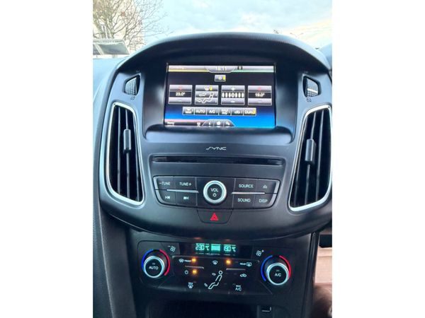 Ford Focus 1.5 TDCI TITANIUM 120PS 6SPEED 5DR 370402876