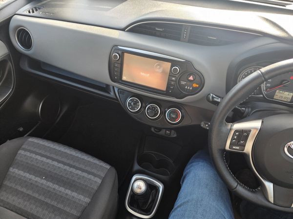 Toyota Yaris 2016 370413137