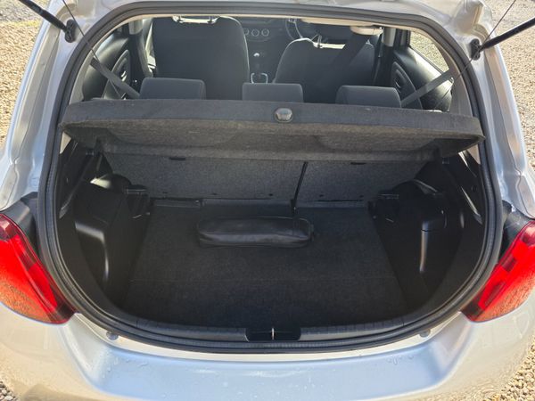 Toyota Yaris 2016 370413138