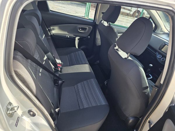 Toyota Yaris 2016 370413139