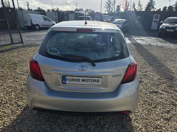 Toyota Yaris 2016 370413130