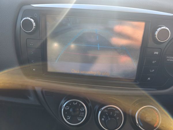 Toyota Yaris 2016 370413145