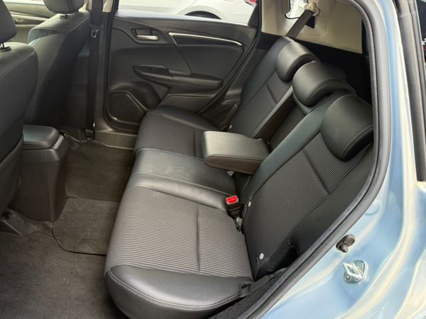 2019 Honda FIT 1.5 Hybrid auto Leather Specs 370434251