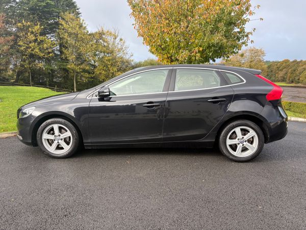 2015 Volvo V40 D2 Only 52,000km 370433207