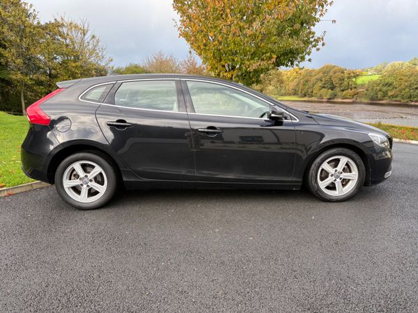 2015 Volvo V40 D2 Only 52,000km 370433211