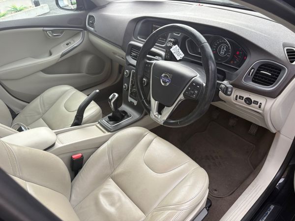 2015 Volvo V40 D2 Only 52,000km 370433308