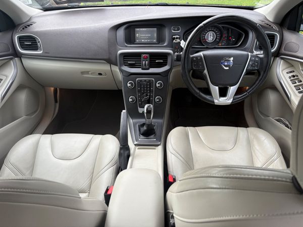 2015 Volvo V40 D2 Only 52,000km 370433323
