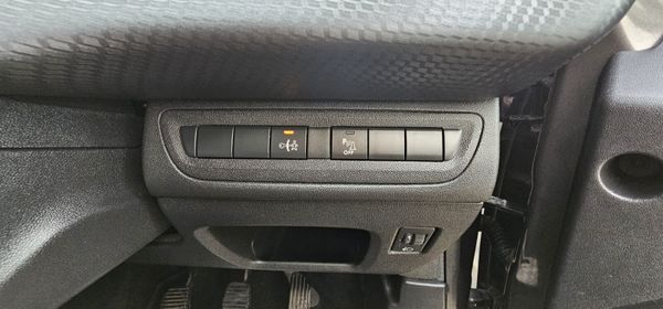 2018 Peugeot 2008 (1 owner from new) 370445187