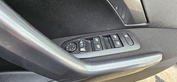 2018 Peugeot 2008 (1 owner from new) 370445188