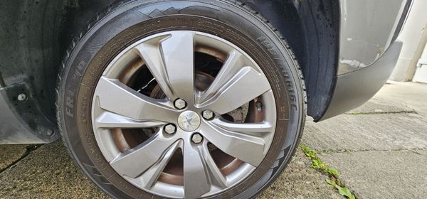 2018 Peugeot 2008 (1 owner from new) 370445193