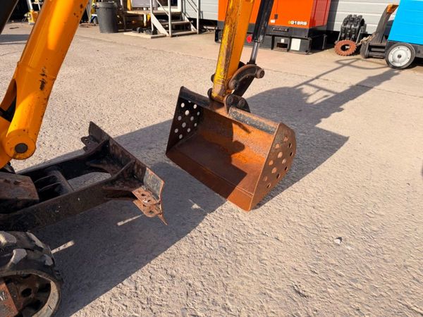 2022 JCB MICRO MINI DIGGER.... 740 HOURS. 370445413