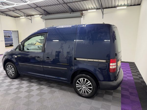 2017 VOLKSWAGEN CADDY 2.0 - DAY VAN & BED 370446976