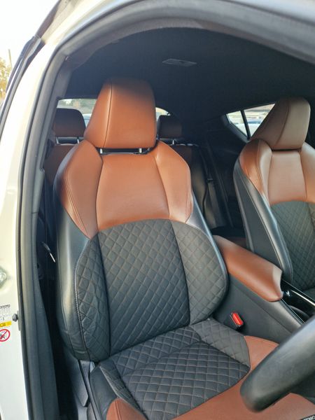 2019 Toyota C-HR| 1.8 petrol hybrid 370453312