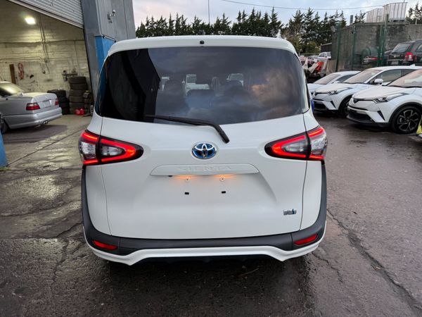 2017 Toyota Sienta hybrid 7 seater Automatic 370478809