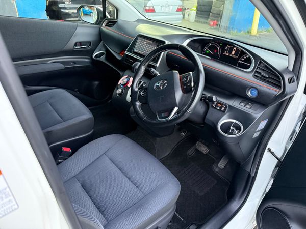 2017 Toyota Sienta hybrid 7 seater Automatic 370478814