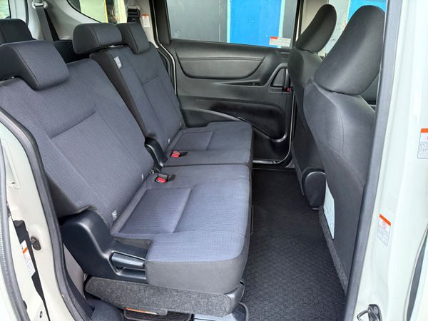 2017 Toyota Sienta hybrid 7 seater Automatic 370478815