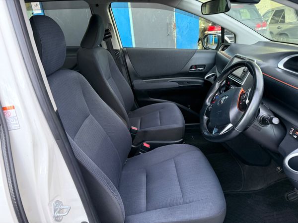 2017 Toyota Sienta hybrid 7 seater Automatic 370478819