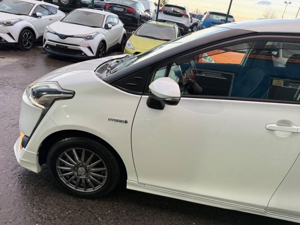 2017 Toyota Sienta hybrid 7 seater Automatic 370478813