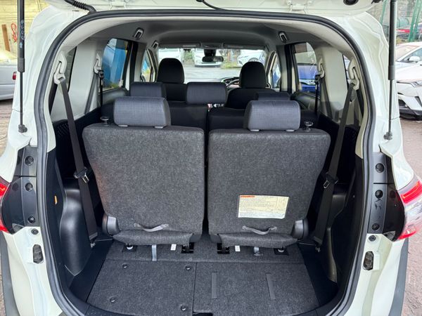 2017 Toyota Sienta hybrid 7 seater Automatic 370478820