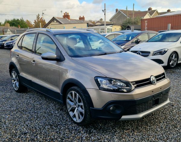 2016 volkswagen Polo Cross | 1.2 TSI Auto 370479886